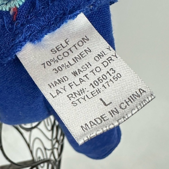 Andree by Unit blue floral embroidered flutter sleeve tank size L - Picture 5 of 7